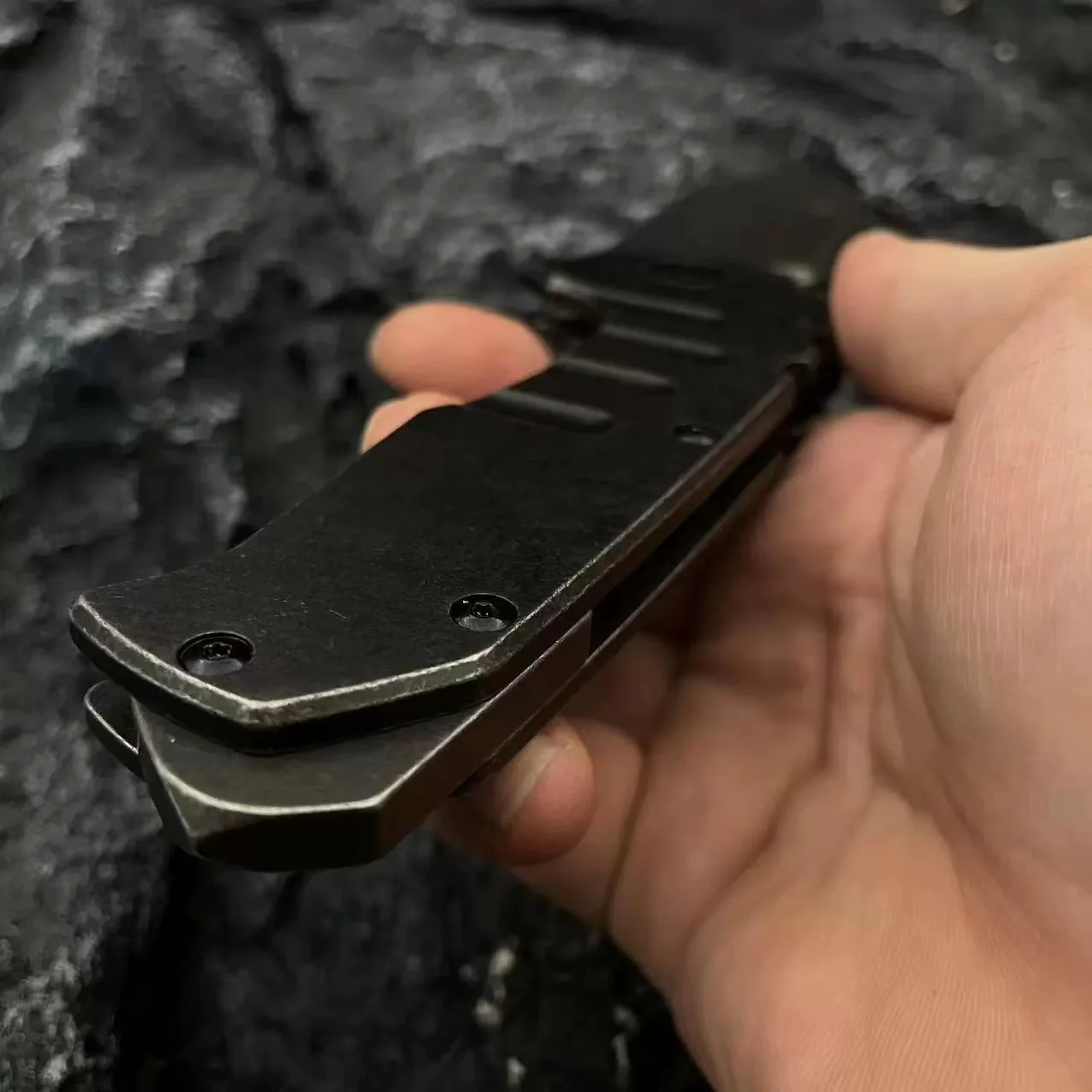 ARMORED - D2 FOLDING EDC - Image 6