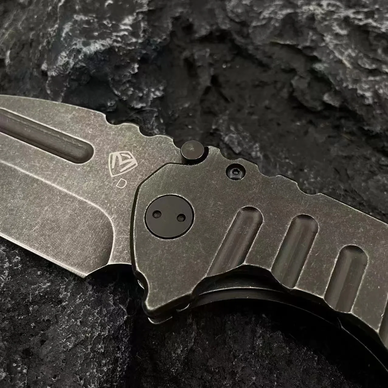 ARMORED - D2 FOLDING EDC - Image 8